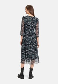 Betty & Co MIT PRINT - Freizeitkleid - mint/black