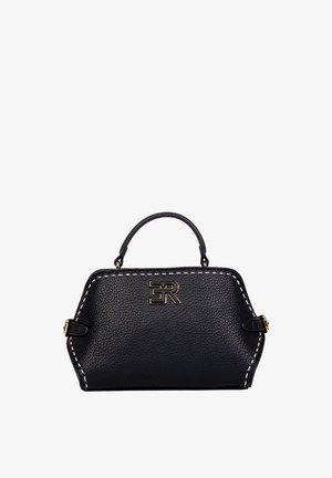 Borsa a mano in pelle nera testurizzata con manico superiore, cuciture bianche lungo i bordi e logo "ER" stilizzato in metallo dorato sulla parte anteriore.
