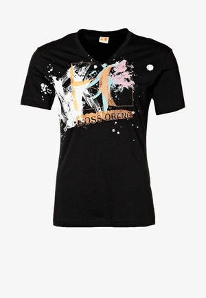 Czarny, bawełniany t-shirt z krótkim rękawem i dekoltem w serek. Zawiera kolorowy wzór graficzny z plamami i napisem "BOSS ORANGE".