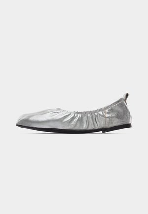 MCAEDERE SCHUHE - Balerina cipők - silber-farbend