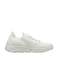Baskets de sport blanches avec une tige tricotée, des détails en mesh et une semelle texturée et rembourrée. Simple design de lacets à l'avant.