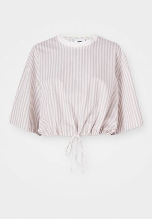 Coupe courte avec des manches courtes en lavande clair et rayures verticales blanches. Dotée d'un cordon de serrage à l'ourlet pour un ajustement réglable.