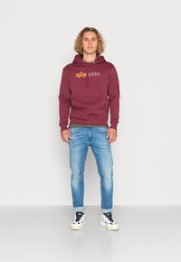 Alpha Industries LABEL - Camisola - burgundy