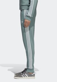 adidas Originals Teplákové kalhoty - green