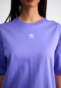 adidas Originals TEE - Pamata T-krekls - blue