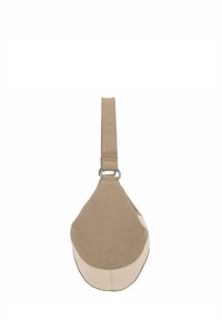 Borsa a spalla in tessuto beige con un design tondeggiante e asimmetrico. Presenta una texture liscia e un anello metallico sulla tracolla regolabile.