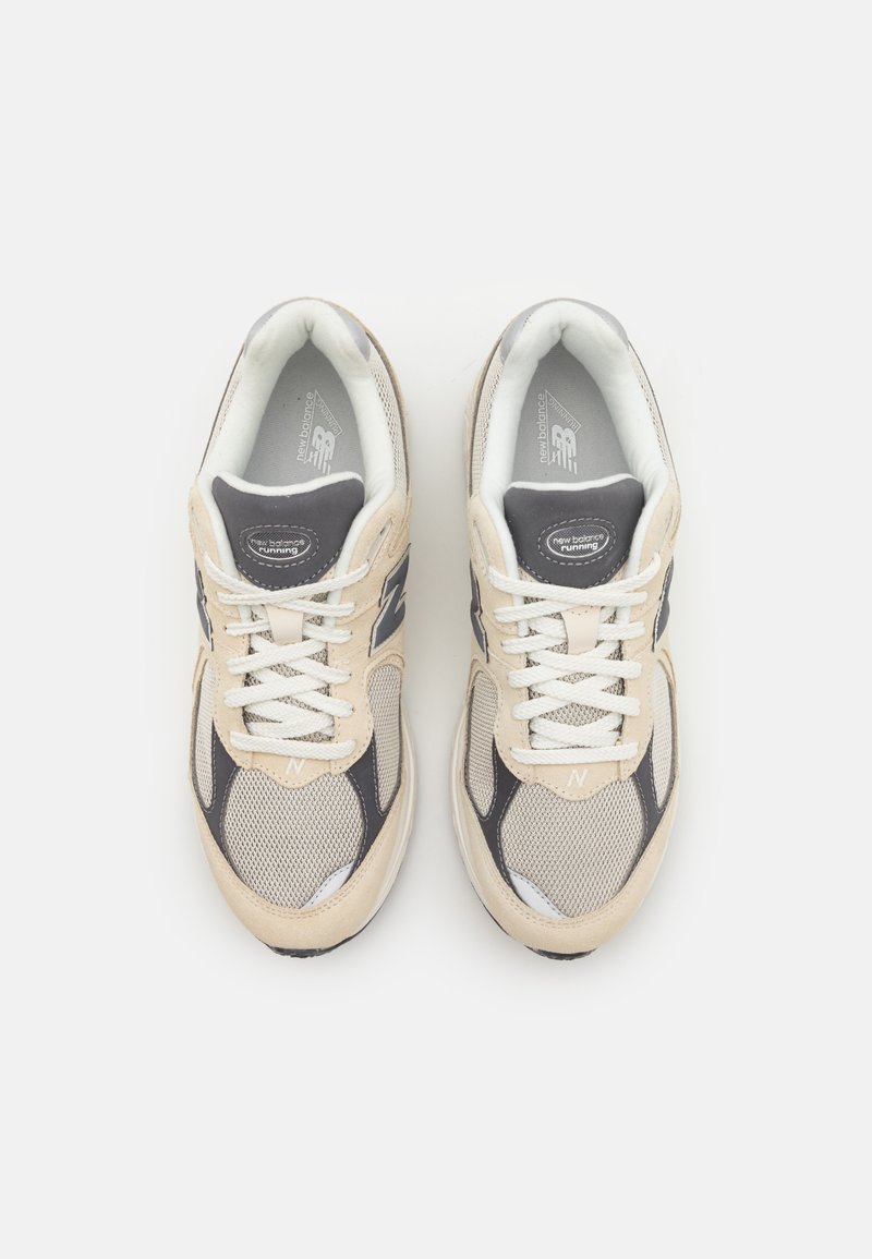 New Balance M2002 UNISEX - Sneaker low - sandstone/beige - Zalando.de 