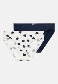 Δύο ζευγάρια γυναικείων εσωρούχων: το ένα λευκό με σχέδια καρδιάς σε μαύρο και γκρι, το άλλο μονόχρωμο ναυτικό μπλε. Μαλακό βαμβακερό υλικό, στυλ σλιπ.
