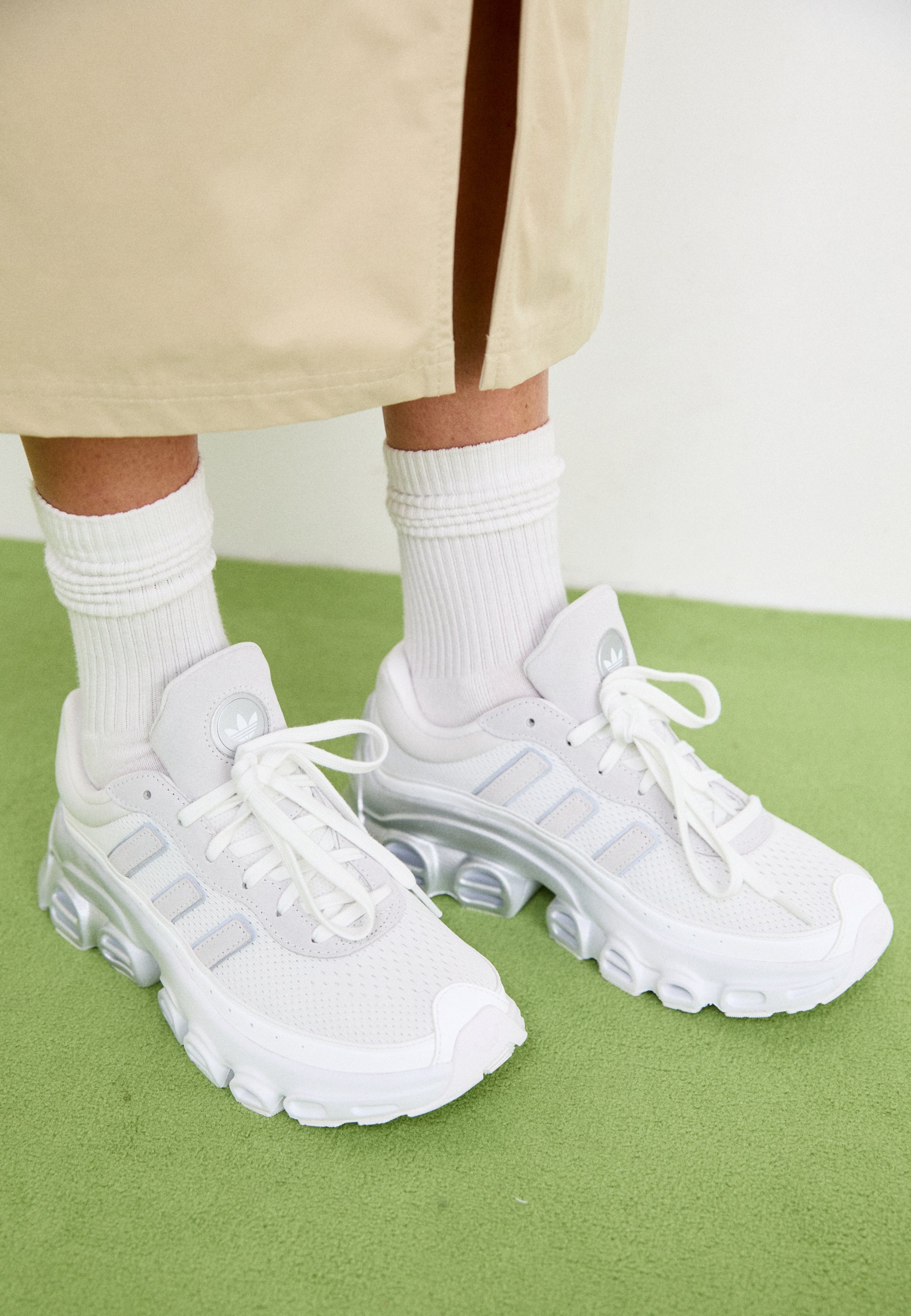 adidas Originals ADIFOM MEGARIDE - Trainers - footwear white