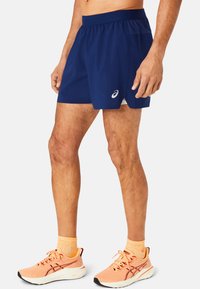 ASICS ROAD 2-N-1 5IN - Urheilushortsit - blue expanse birch