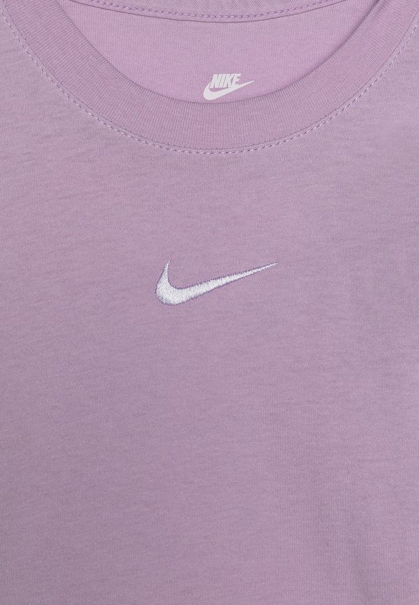 Basic T-shirt - doll2