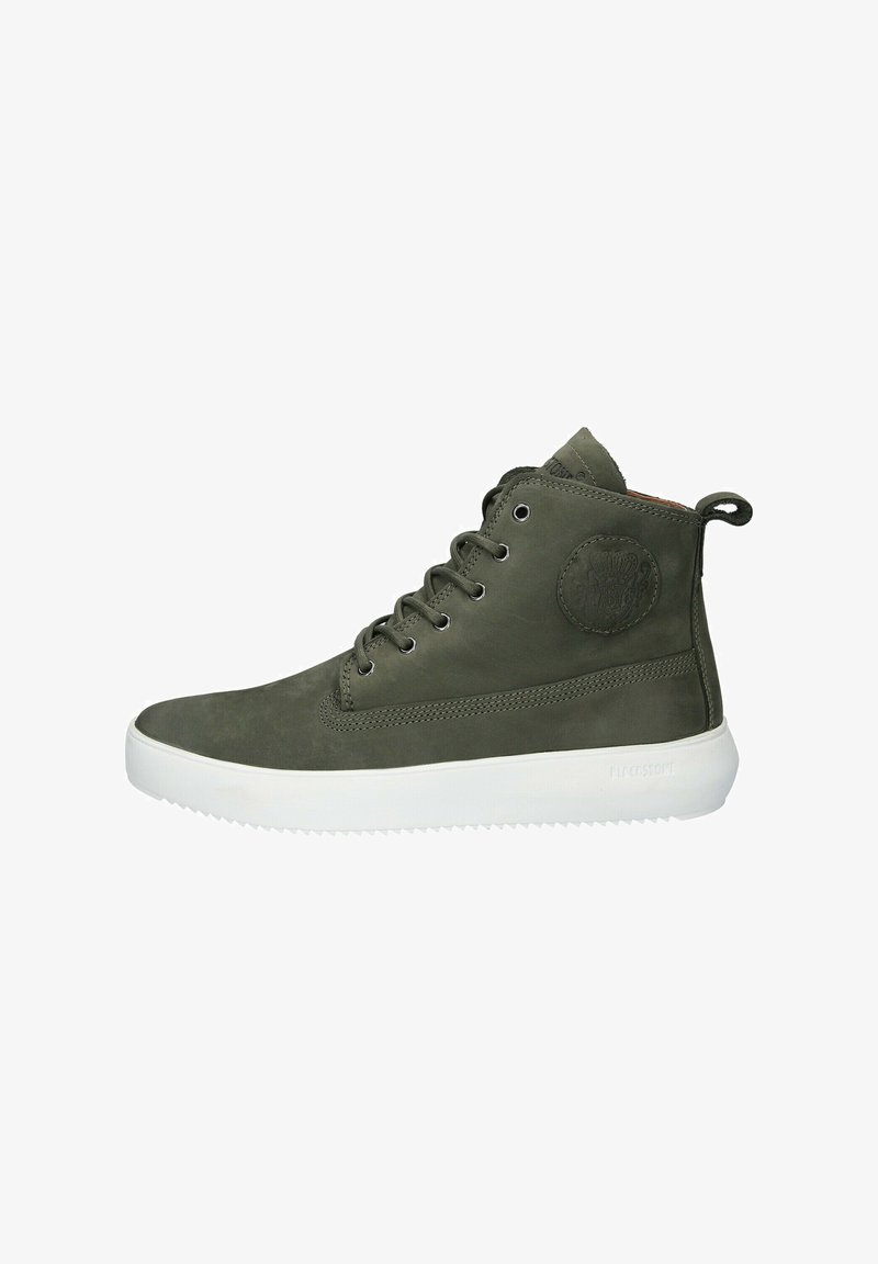 Grønne høje sneakers med en glat læderoverdel, der har en rund logo-patch, snørebånd foran og en hvid gummisål.