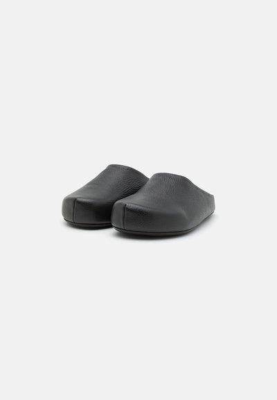 Marni FUSSBETT SABOT - Clogs - black
