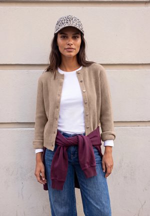 Street One, RIBBED CARDIGAN WITH A ROUND NECK - Gilet - biscuit sand mel