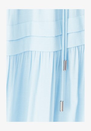 ST MRLO, ROANNAH - Iltapuku - pale blue