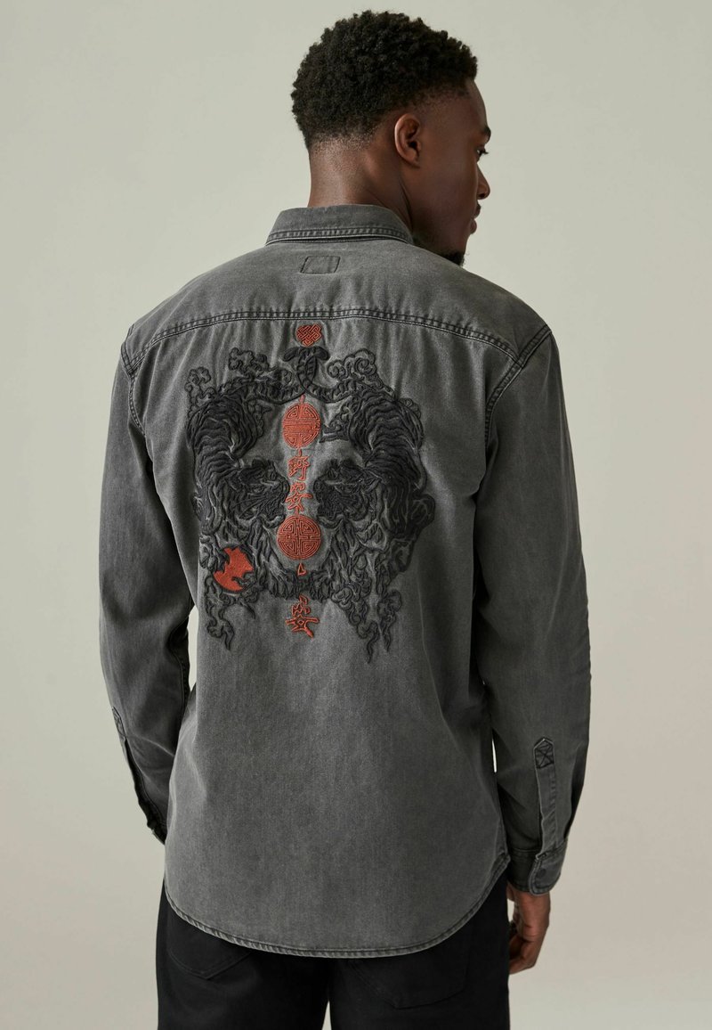 Next REGULAR FIT - LONG SLEEVE EMBROIDERED  - Skjorter - black