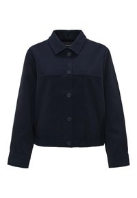 Granatowa kurtka wykonana z gładkiej tkaniny, z kołnierzem, zapięciem na guziki, dwoma bocznymi kieszeniami oraz krótkim dołem z delikatną elastyczną taśmą.
