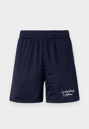 Shorts sportivi in rete blu navy con vita elastica. Presentano il testo ricamato in bianco "Articoli e attrezzature sportive" in basso a destra.
