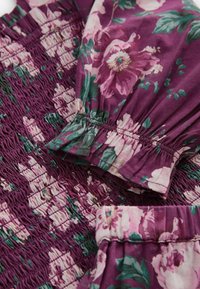 Laura Ashley PEONY GARDEN SMOCKED  SET REGULAR FIT - Gonna a campana - berry pink