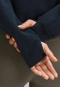 lululemon SCUBA OVERSIZED HALF-ZIP - Jersey con capucha - true navy