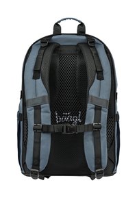 Zaino in tessuto blu e nero, dotato di spallacci imbottiti, pannello posteriore in rete per ventilazione e fibbie regolabili. Logo esposto centralmente.