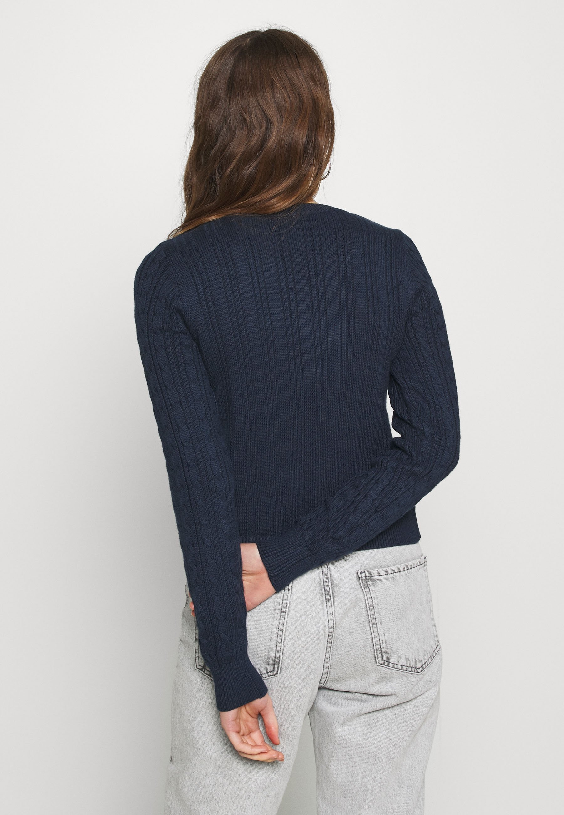 Hollister Co. CABLE ICON VNECK Trui navyBlauw Zalando.nl Hollister Co. CABLE ICON VNECK Trui navyBlauw Zalando.nl