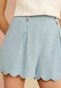 Love & Roses SCALLOP - REGULAR FIT - Šortai - blue