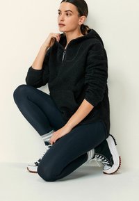 Next OUTDOOR QUARTER ZIP - Hættetrøje - black