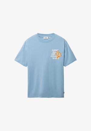 The Sunshine Brand, SHIWI HEREN T-SHIRTS LIAM REGULAR FIT PAINTED CORAL T-SHIRT - Trükipildiga T-särk - 6025 - blue harbor