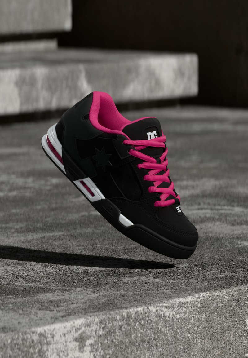 DC Shoes COMMAND - Skate shoes - black/pink/multi-coloured - Zalando.co.uk