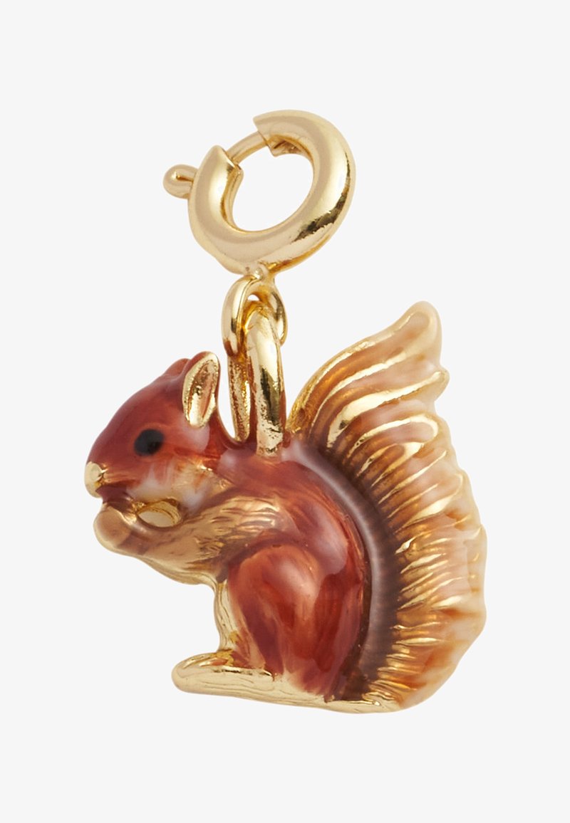 Eichhörnchen-förmiger Anhänger aus durchscheinendem bernsteinfarbenem Glas mit goldfarbigen Metallakzenten. Verfügt über detailliertes Fell und ein eingerolltes Schwanzdesign.