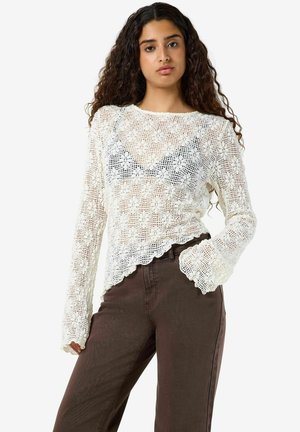 Noisy May, NMRILEY L/S LACE TOP JRS - T-shirt à manches longues - cloud dancer