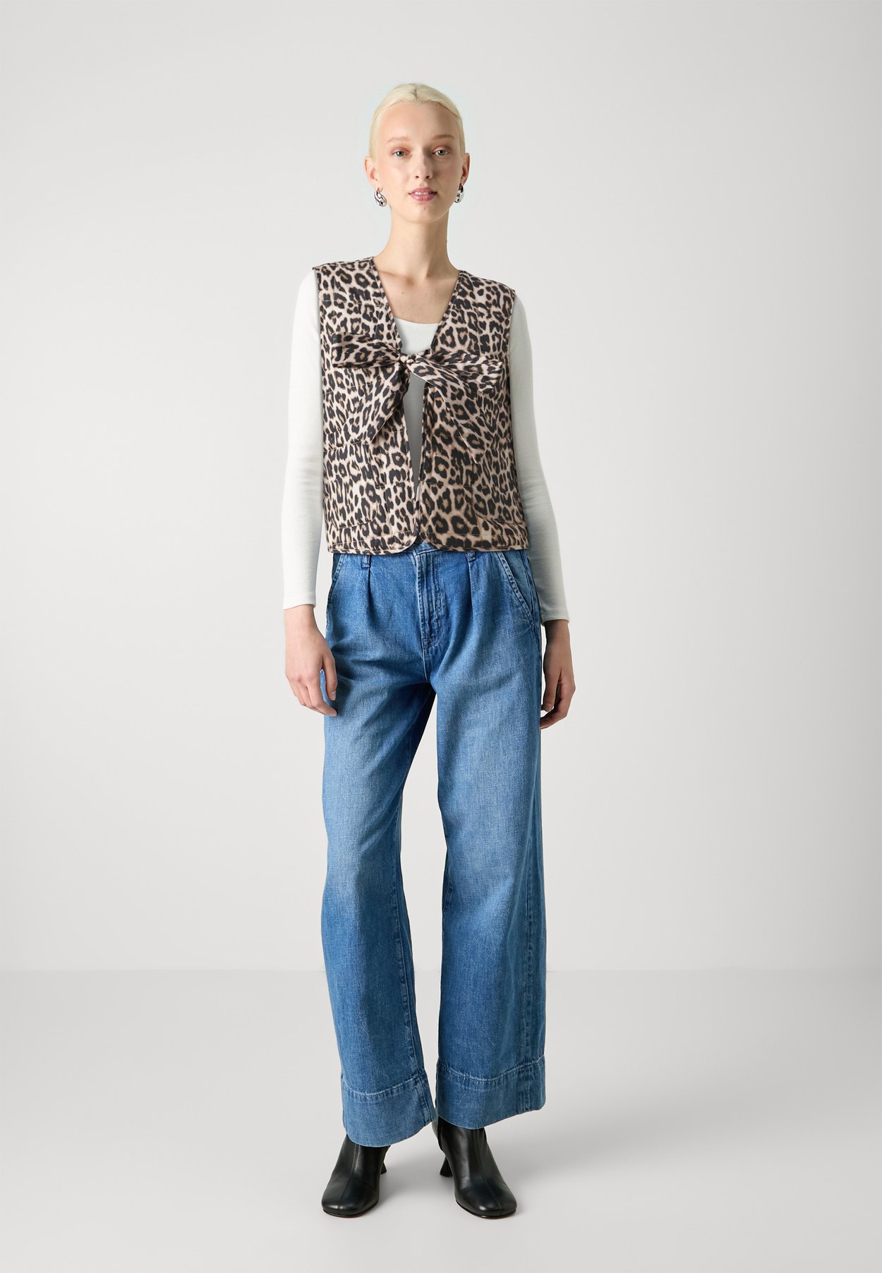 ONLANNABELL BOW WAISTCOAT