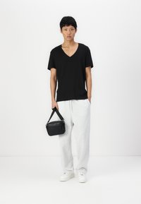 G-STAR - BASE 2 PACK - Basic T-shirt - black Thumbnail Image 1