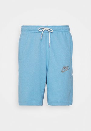 Lichtblauwe Nike short met elastische tailleband en witte aantrekkoord, met een klein Nike-logo op het linkerbeen.