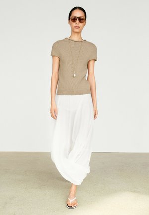 Rank 12: Massimo Dutti - COTTON ROLLED-NECK SHORT-SLEEVE SWEATER - Print T-shirt