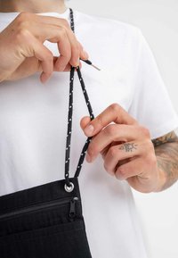 MELA UNISEX  - Schoudertas - schwarz