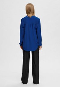 Selected Femme SLFMIVIA - Blouse - surf the web