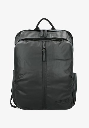 Zaino nero realizzato in materiale liscio e resistente all'acqua. Caratterizzato da una maniglia removibile, due tasche laterali e un scomparto frontale con zip.