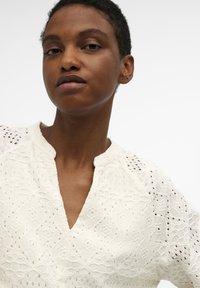 Object ANGLAISE - Vestido informal - cloud dancer