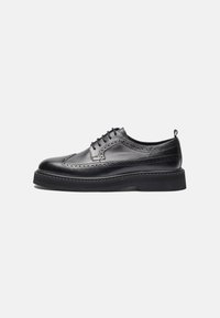 Lace-ups - black