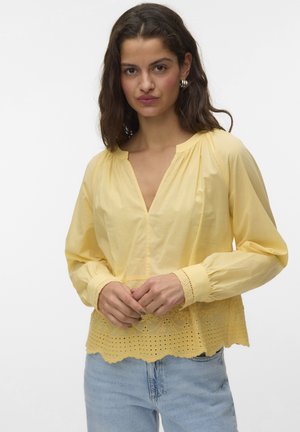 Vero Moda, VMMILANA LS TOP WVN - Blouse - golden haze
