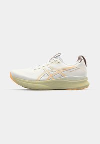 GEL KAYANO 32 - Utcai futócipők - white/orange glow