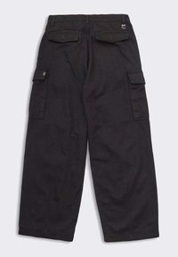 Pantalons cargo noirs en tissu durable, dotés de deux poches latérales et de deux poches arrière, avec une coupe décontractée et une jambe large.