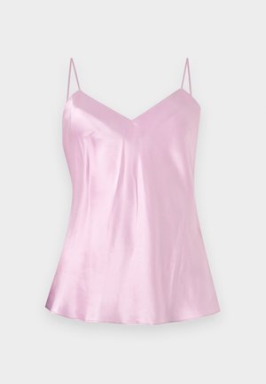 Camisole en satin rose clair avec fines bretelles spaghetti réglables et un léger décolleté en V, présenté sur un fond blanc uni.