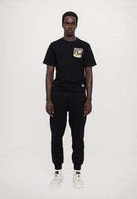 Evisu POCKET & SEAGULL TEE - Μπλουζάκι με στάμπα - black