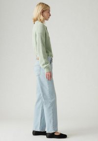 Thumbnail Image 4