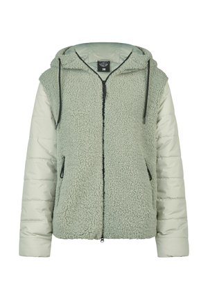Heldergroene jas met een getextureerd fleece lichaam en gewatteerde mouwen. Bevat een capuchon, een voorrits en trekkoordaccenten.