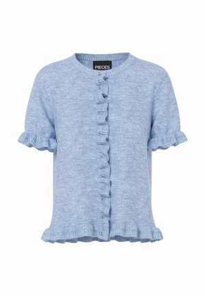 Cardigan en tricot bleu clair à manches courtes avec des bords festonnés et de petits boutons en argent sur le devant, étiqueté "PIECES".