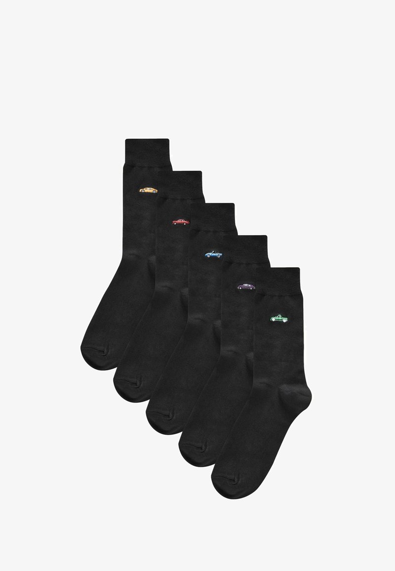 Viisi paria mustia sukkia, joista jokaisessa on eri värisiä autojen brodeerauksia: keltainen, punainen, sininen, violetti ja vihreä nilkka-alueella.